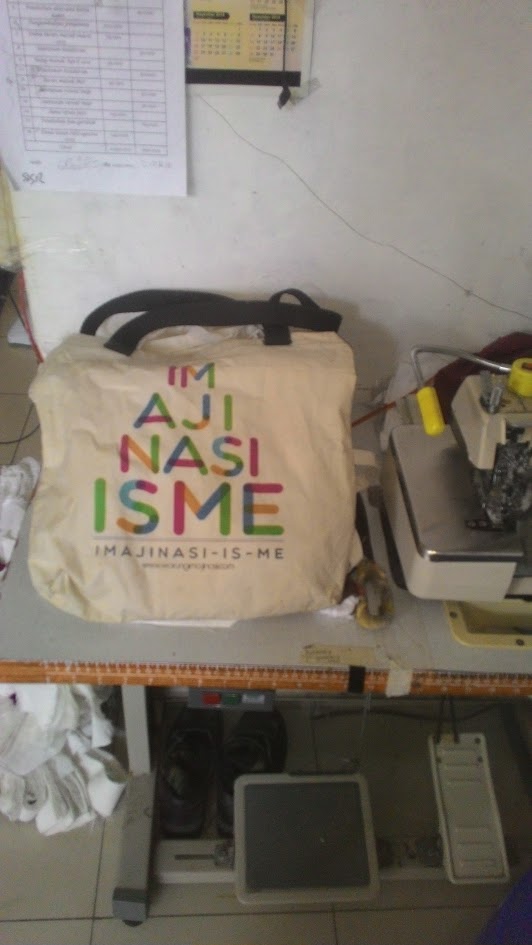 Produksi goodie bag dan tote bag